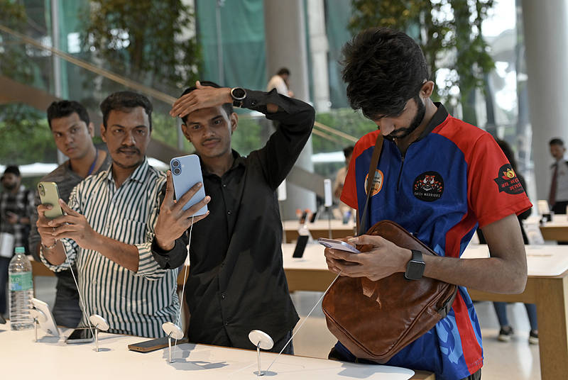 印度政府被曝正积极鼓励海外印度人回国<strong></p>
<p>今日原油价格走势</strong>,但想让这些人从美回国绝非易事