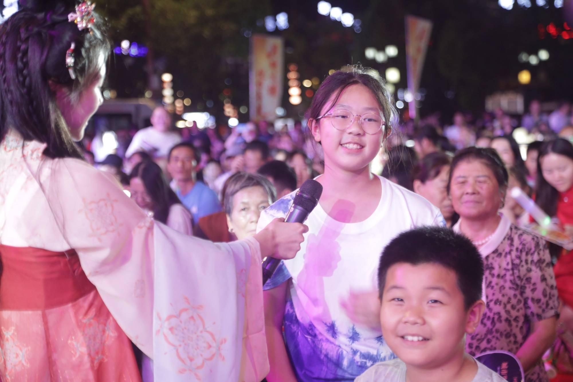 月映火塘 悦唱荔波<strong></p>
<p>今日原油价格走势</strong>！这场中秋音乐晚会点燃团圆夜