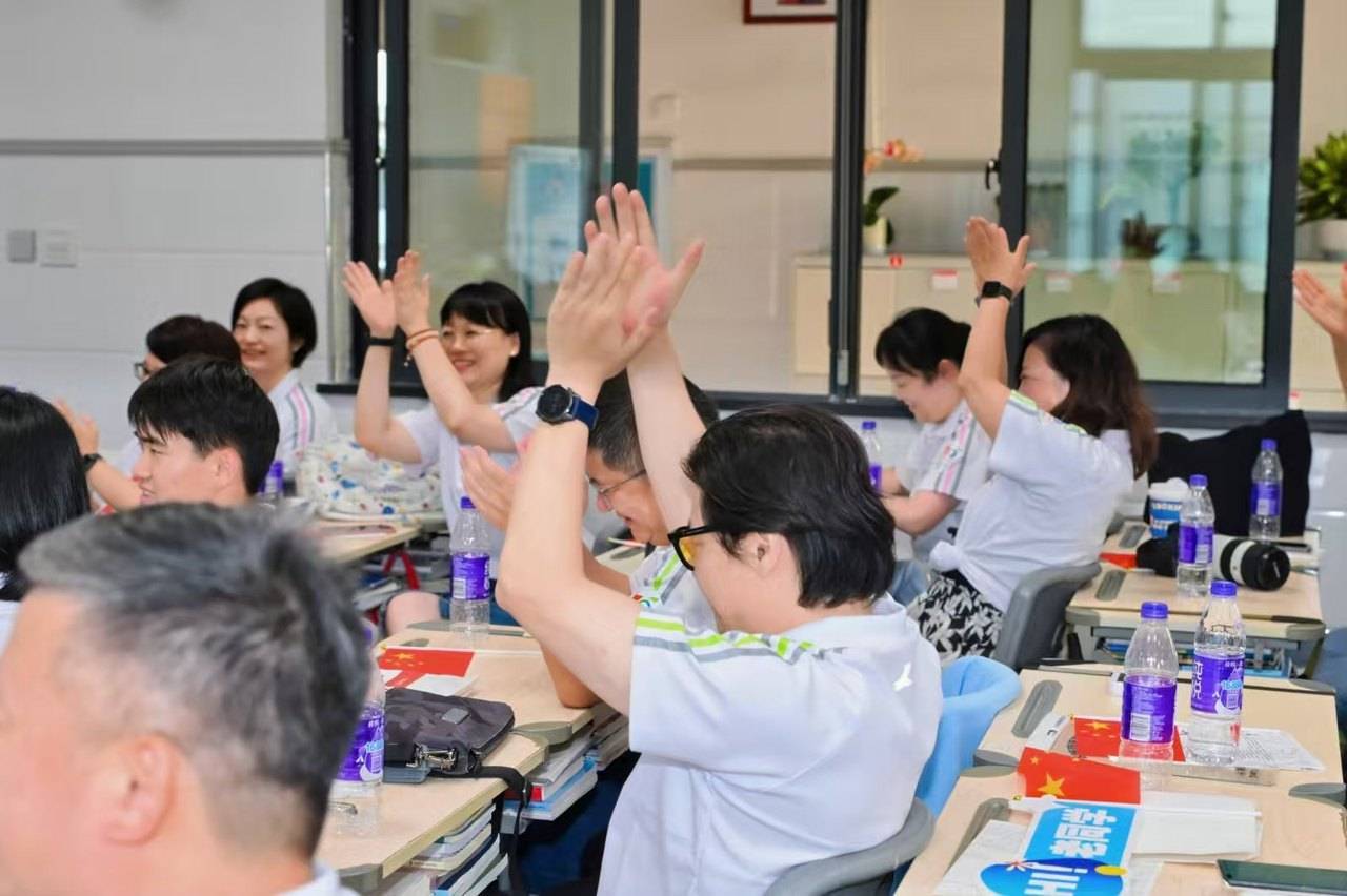 那个让老师骄傲的“调皮”班级!30年同学聚会<strong></p>
<p>原油令</strong>,还伴有一封来自贵州的感谢信