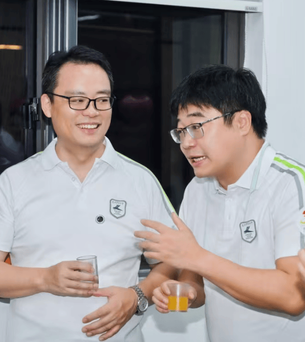 那个让老师骄傲的“调皮”班级!30年同学聚会<strong></p>
<p>原油令</strong>,还伴有一封来自贵州的感谢信