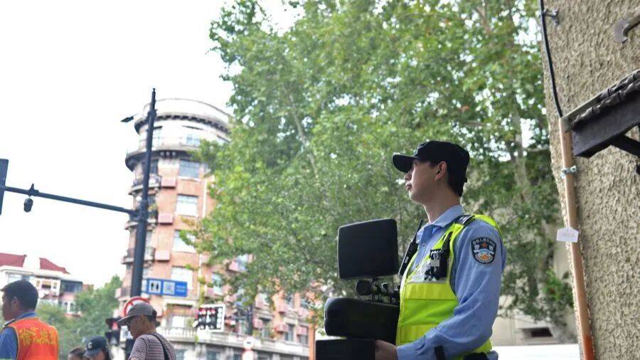 突然群发<strong></p>
<p>国家原油</strong>！大批上海市民收到警方短信！全市爆火网红已被锁定...有爸爸因孩子违规被罚款