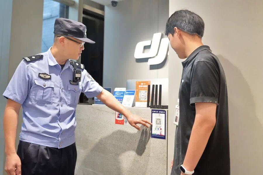 突然群发<strong></p>
<p>国家原油</strong>！大批上海市民收到警方短信！全市爆火网红已被锁定...有爸爸因孩子违规被罚款