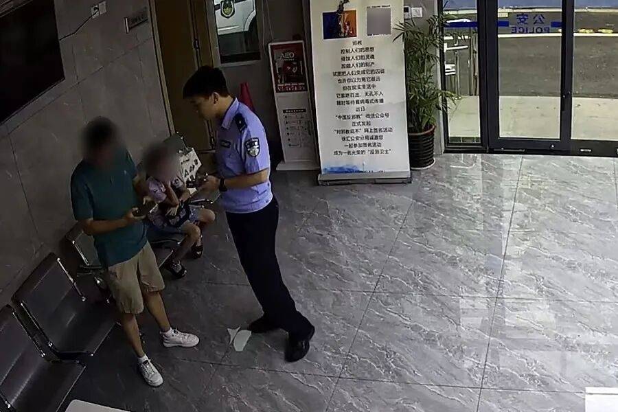 突然群发<strong></p>
<p>国家原油</strong>！大批上海市民收到警方短信！全市爆火网红已被锁定...有爸爸因孩子违规被罚款