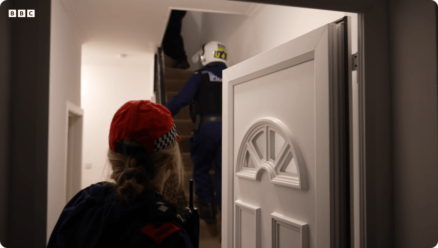 凯特患癌竟因辉瑞疫苗？伦敦4万被盗手机直飞香港<strong></p>
<p>国家原油</strong>，比贩毒暴利产业链曝光…