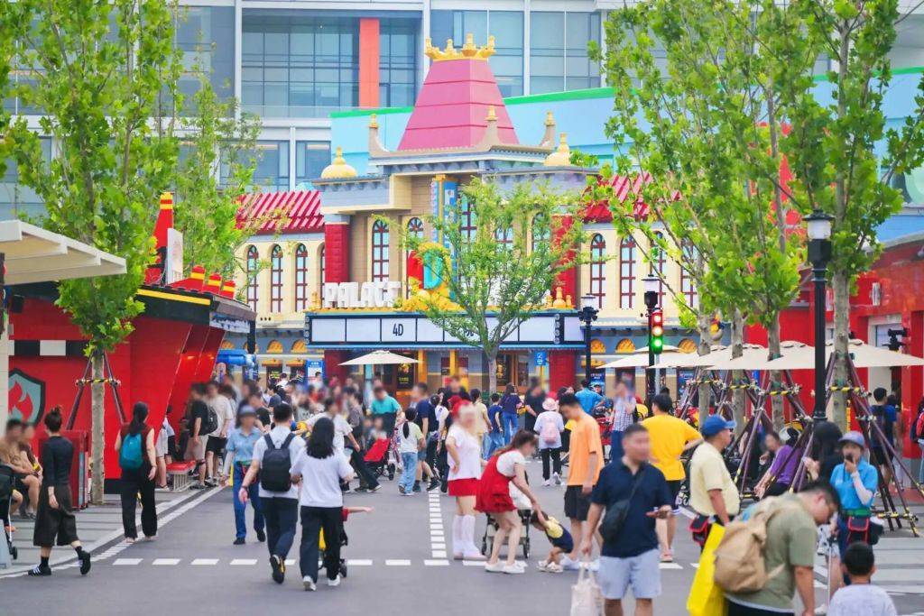 上海乐高乐园国庆单日客流创开园以来新高<strong></p>
<p>原油户</strong>，乐园酒店连续十日满房