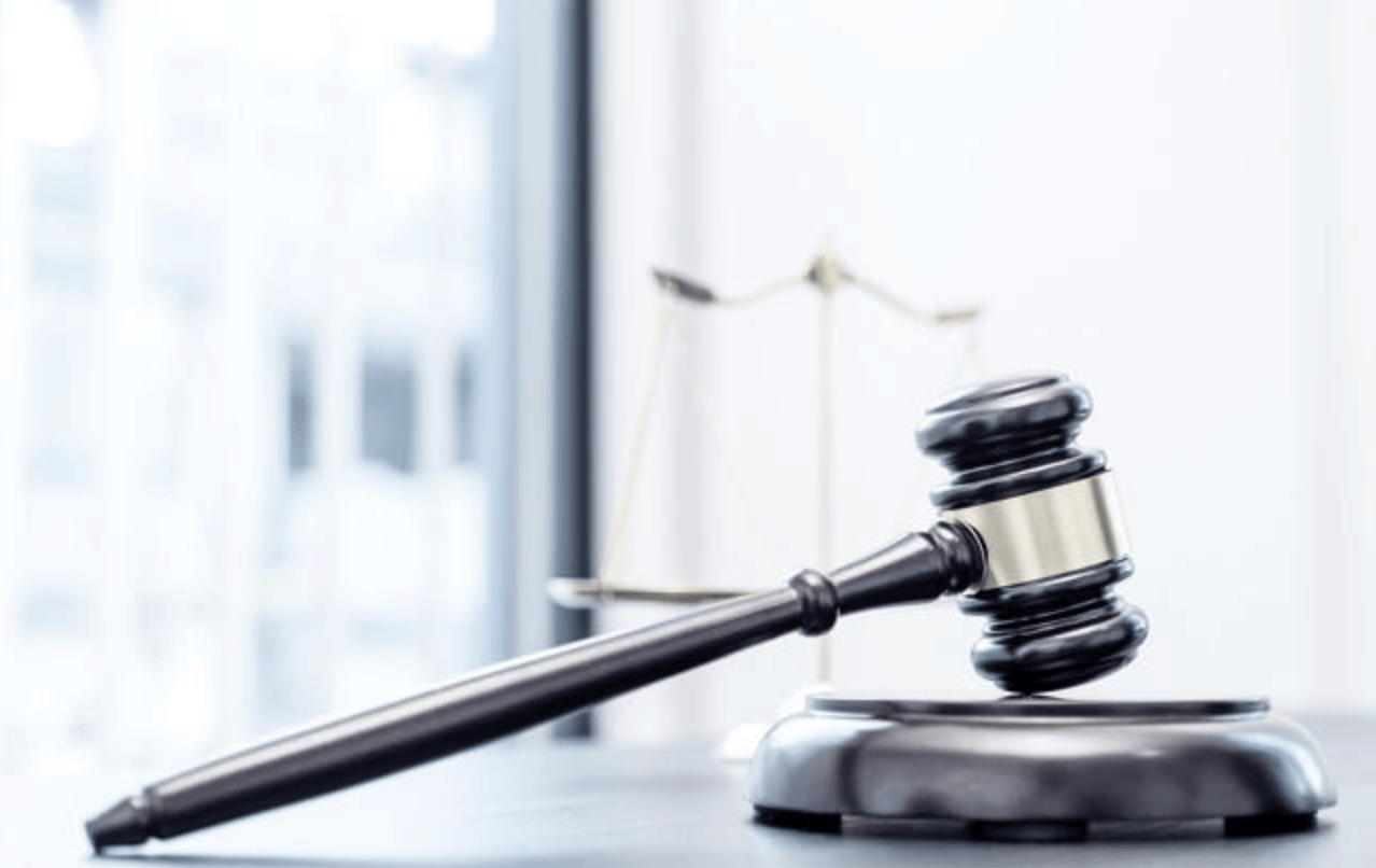 14岁女生与家人争吵后从18楼跳下身亡<strong></p>
<p>点差原油</strong>,父母起诉物业、消防等索赔60万元被驳回