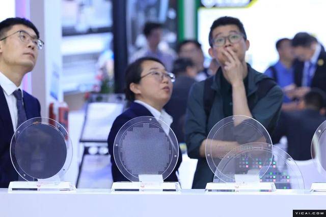 安世半导体外籍高管们发难<strong></p>
<p>点差原油</strong>，要求闻泰科技让出控股权，闻泰科技最新声明→