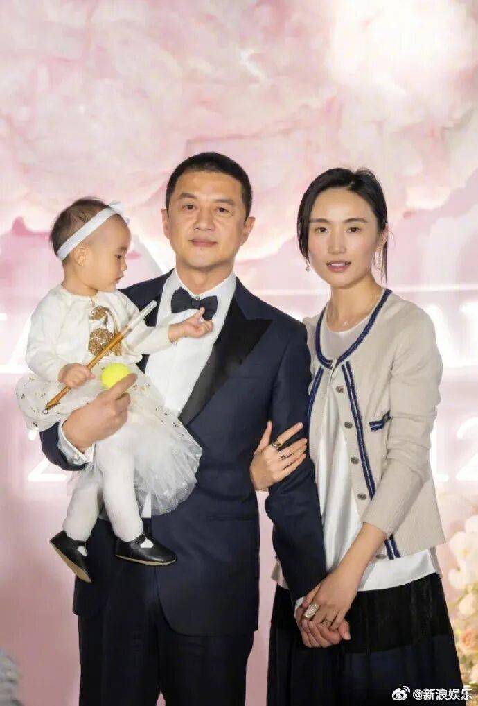 李亚鹏官宣与海哈金喜离婚：已经办理了离婚手续<strong></p>
<p>现货原油走势</strong>，孩子跟随母亲生活，由双方抚养