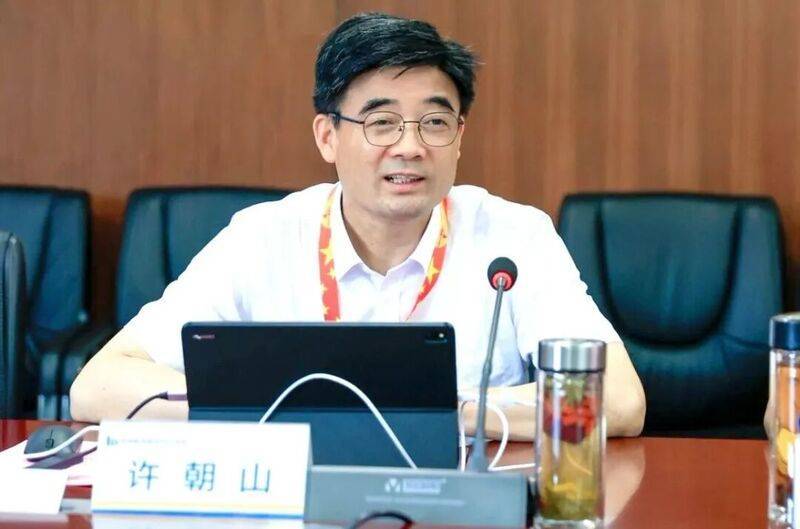 江苏一学院党委书记、校长同时调整