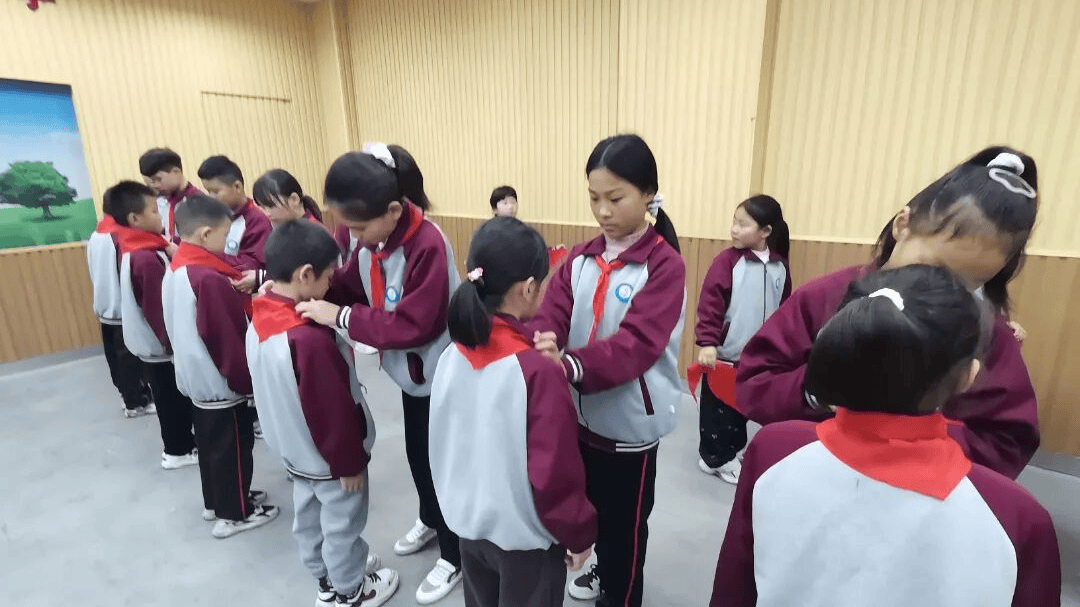 金乡县各级少先队组织广泛开展建队节主题活动