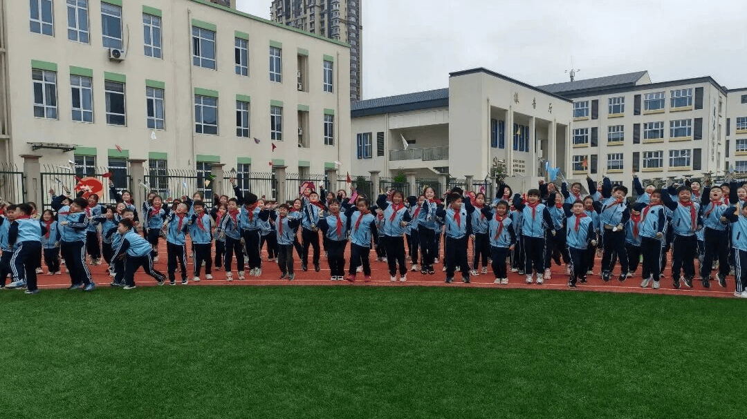 金乡县各级少先队组织广泛开展建队节主题活动