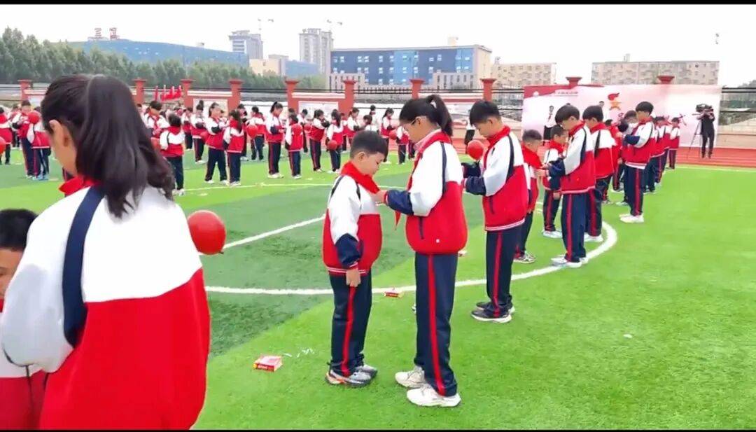 金乡县各级少先队组织广泛开展建队节主题活动