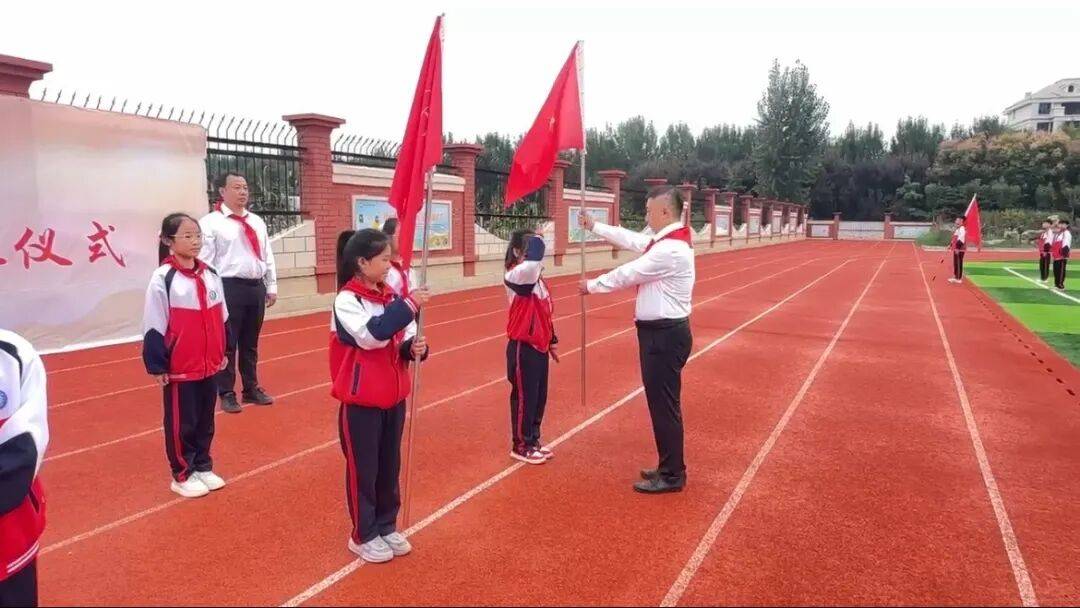 金乡县各级少先队组织广泛开展建队节主题活动