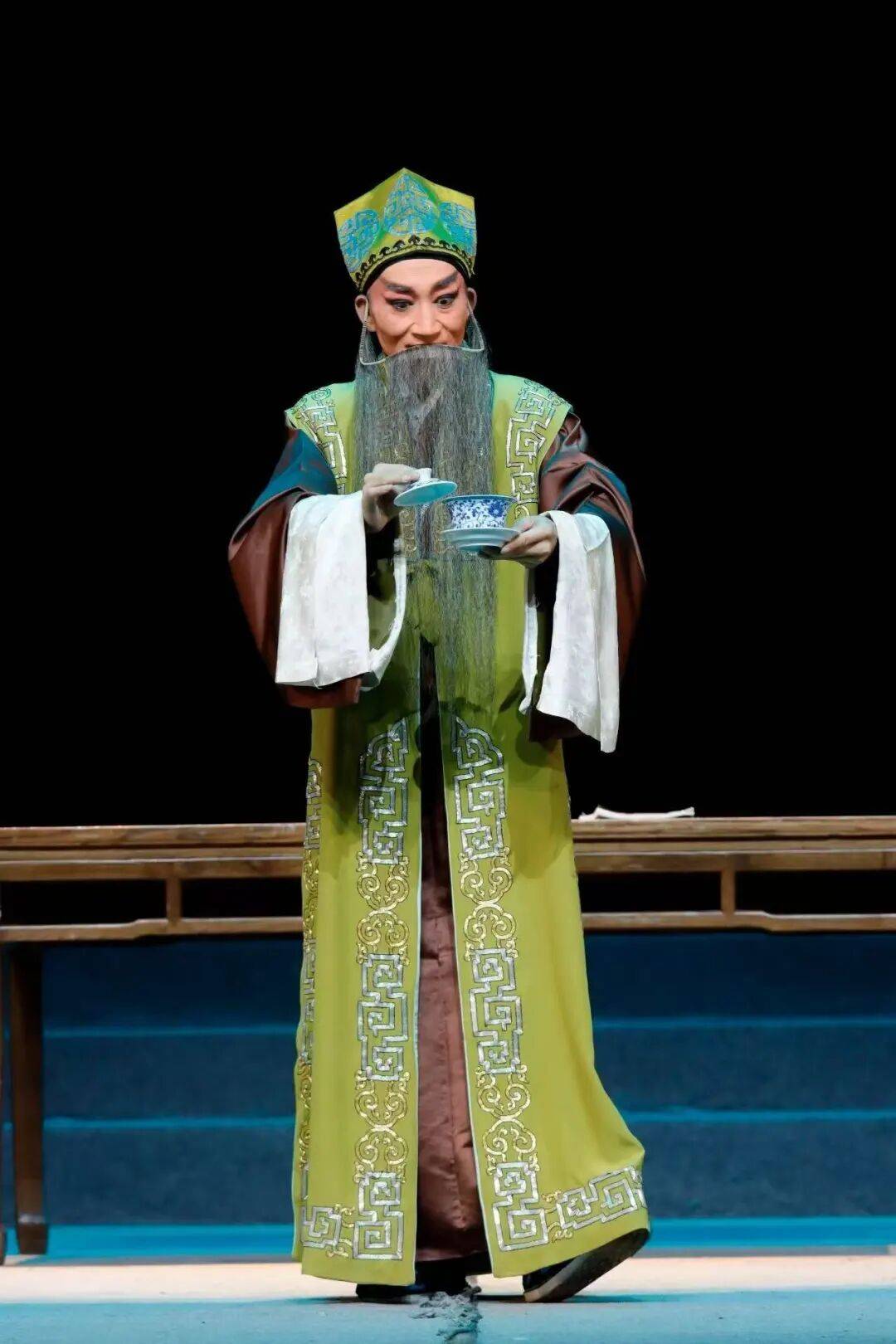 展现云南传统戏曲魅力<strong></p>
<p>现货原油诈骗</strong>!玉溪作品《先生好茶》亮相全国舞台