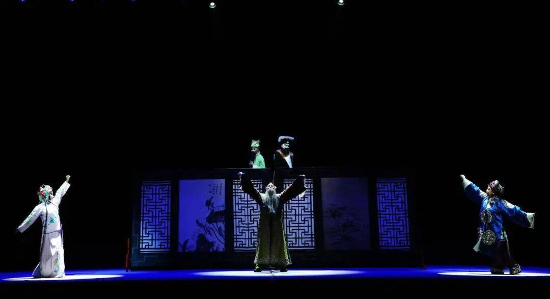 展现云南传统戏曲魅力<strong></p>
<p>现货原油诈骗</strong>!玉溪作品《先生好茶》亮相全国舞台