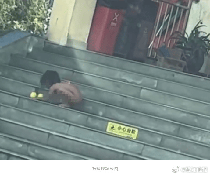 多方回应四川一高速服务区现“野人小孩”：有监护人陪伴<strong></p>
<p>原油今日走势</strong>，大山里长大的，从小就这样教育，没有违法犯罪情况