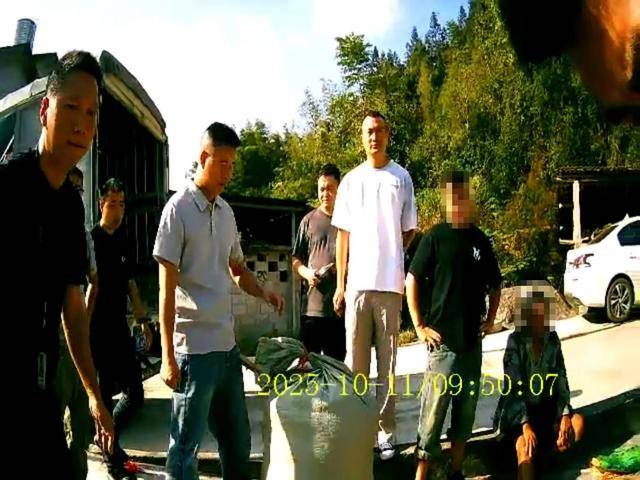 100斤玉米上秤秒变60斤?贵州一村民遭“鬼秤”骗粮!民警出手<strong></p>
<p>原油今日走势</strong>,5人被拘