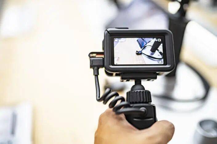 硬刚“背刺”争议<strong></p>
<p>原油今日走势</strong>，大疆为何主动降价？