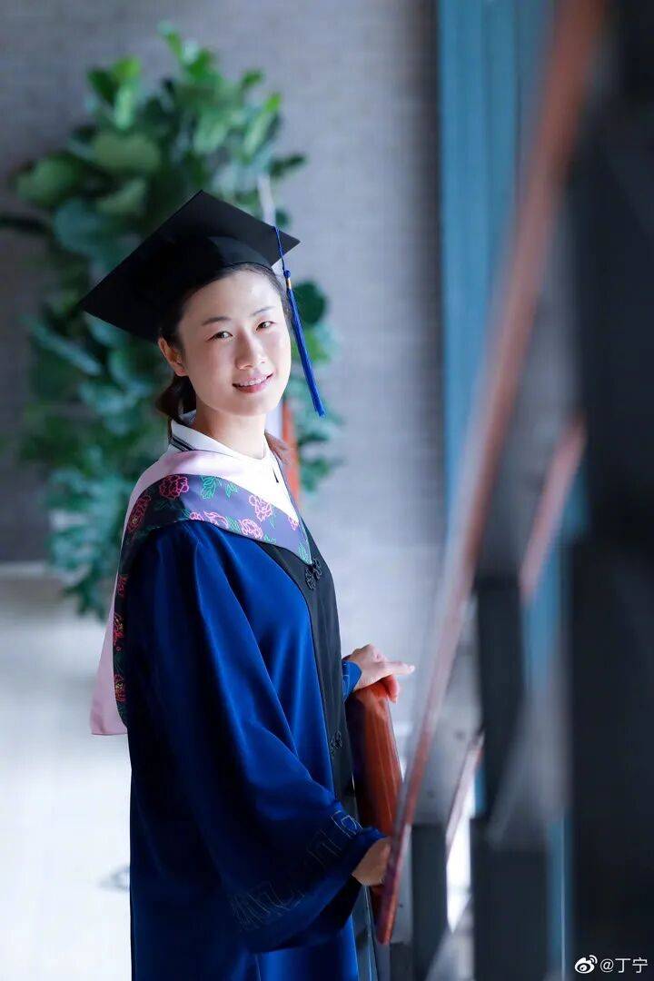 奥运冠军丁宁<strong></p>
<p>中国石化中原油田</strong>，已任北京先农坛体校校长