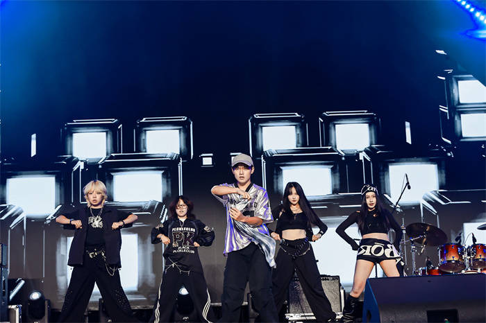 活力唱响青春经济<strong></p>
<p>中国石化中原油田</strong>,第四届青春上海大学生音乐节绽放南上海科创中心