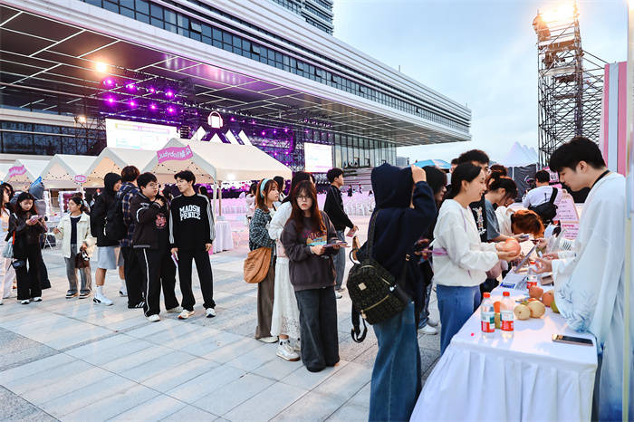 活力唱响青春经济<strong></p>
<p>中国石化中原油田</strong>,第四届青春上海大学生音乐节绽放南上海科创中心