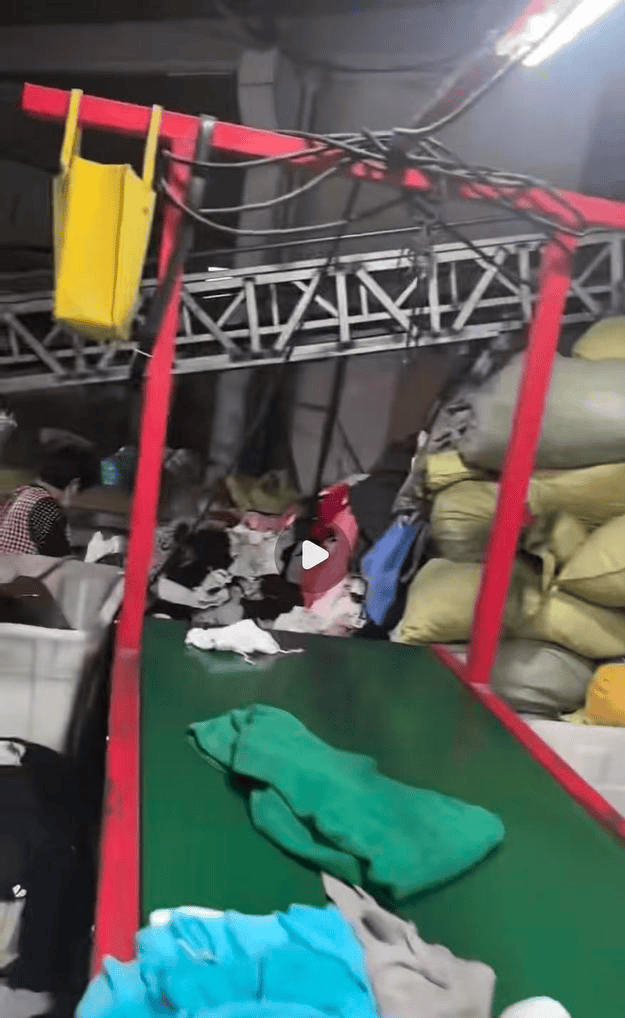 江西一女生误卖奶奶藏有13万元黄金首饰的旧衣<strong></p>
<p>美原油06</strong>,回收站:没安装监控没发现金器,分拣工人是临时工