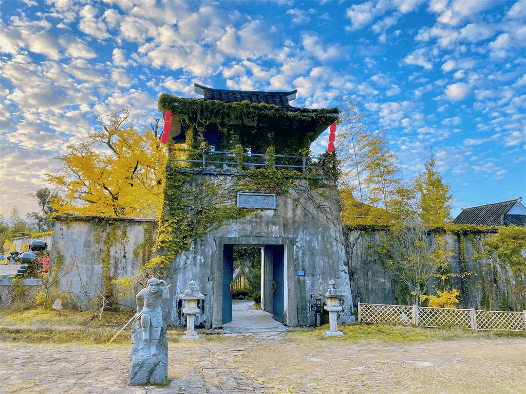 为什么年轻人迷上了爬山? | 秋高气爽<strong></p>
<p>美原油06</strong>,是时候出发了→