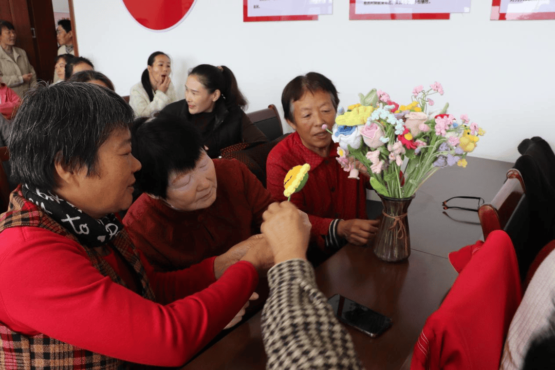 当钩针遇见乡土<strong></p>
<p>美原油现货</strong>,曲阜“非遗培训”绘就乡村振兴新图景