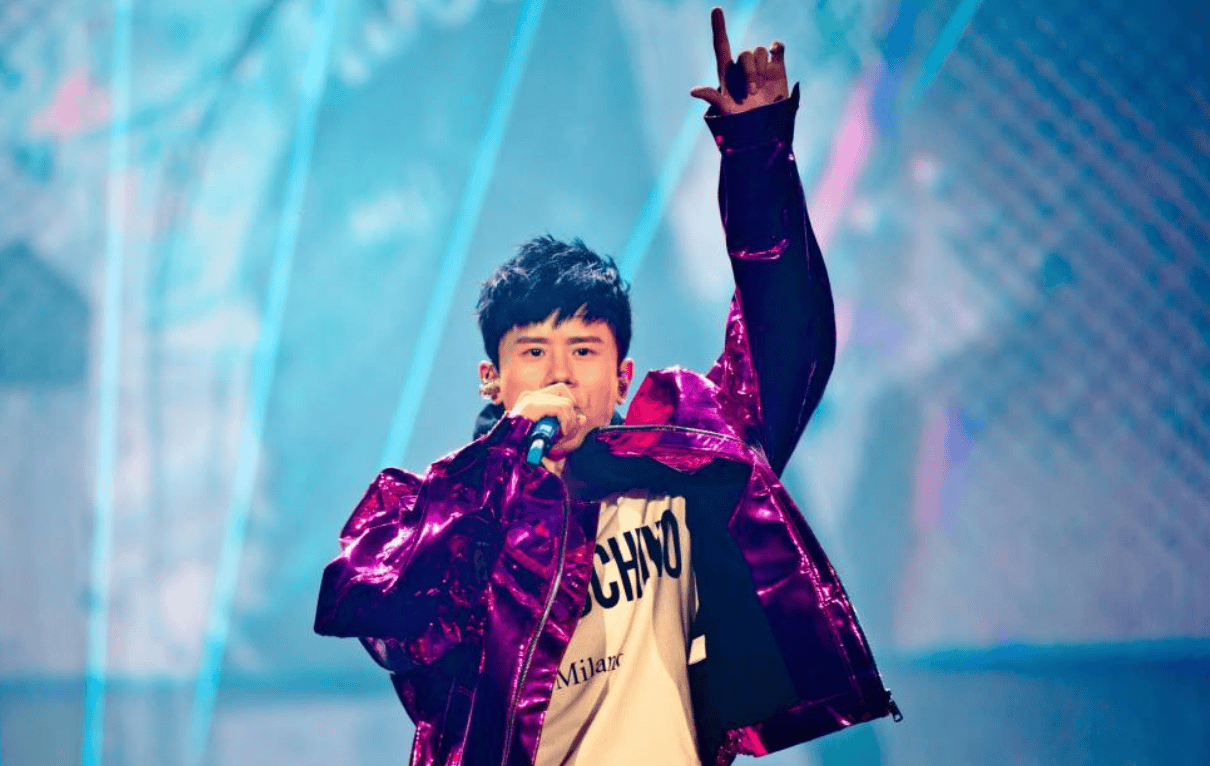 把陈粒“引爆”的耳返<strong></p>
<p>原油与股票</strong>,为啥让这么多歌手又爱又恨