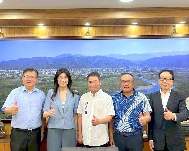 大陆侦办沈伯洋后<strong></p>
<p>原油木</strong>，民进党急了，喊话郑丽文转移视线