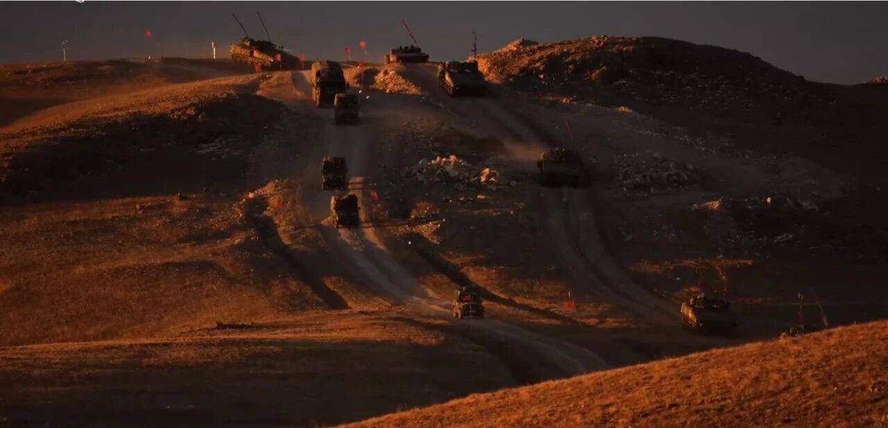 大场面!机器狗、无人机开路<strong></p>
<p>上海证券</strong>,实兵对抗演练画面公布