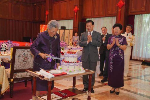 连续有两位国王访华<strong></p>
<p>中信证券无券可融</strong>,其中一位是建交以来首访,证明了什么?