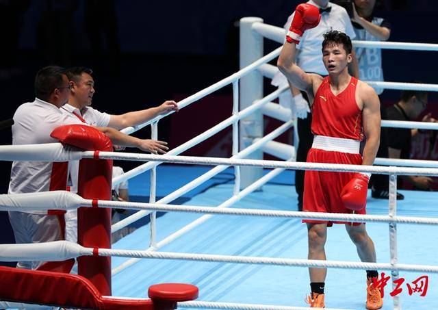 全运会拳击男子80公斤级决赛<strong></p>
<p>招商证券交易网</strong>，王小保夺冠！