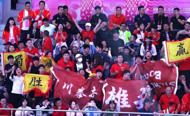 全运会拳击男子80公斤级决赛<strong></p>
<p>招商证券交易网</strong>，王小保夺冠！