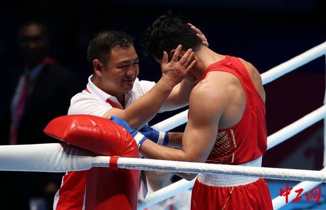 全运会拳击男子80公斤级决赛<strong></p>
<p>招商证券交易网</strong>，王小保夺冠！