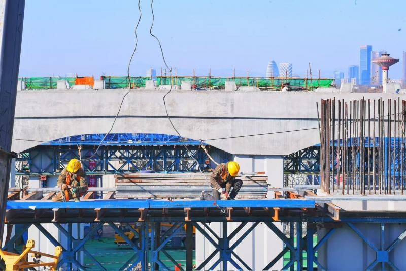 直达首都机场<strong></p>
<p>华融证券小微融</strong>! 北京亮马河北路施工加速推进