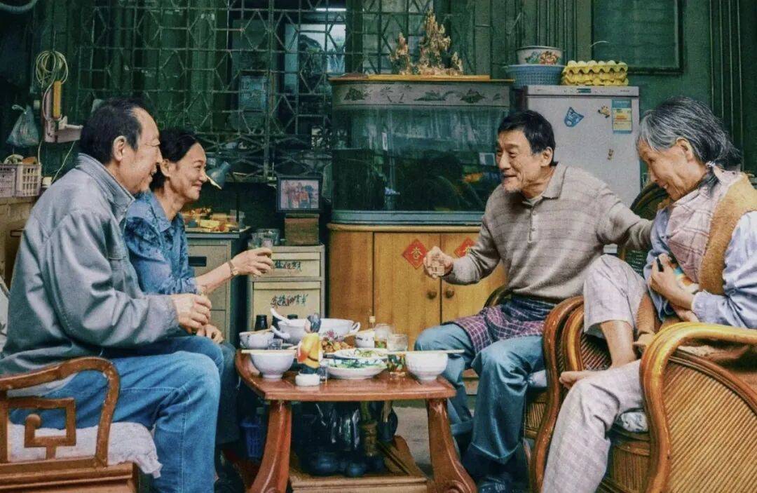 第一批丁克老后<strong></p>
<p>安全设备</strong>，“伴侣能陪一程，但最后都要靠自己”