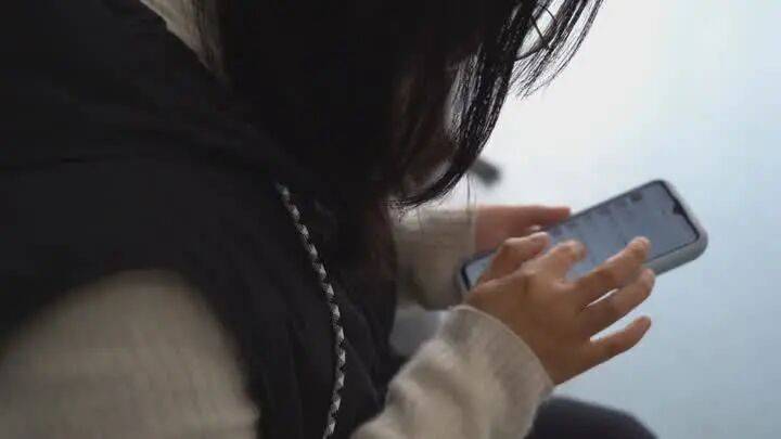 扬州一女子刷短视频惹祸：偷偷去银行取了6万现金<strong></p>
<p>恒生电子证券事业部</strong>，结果……