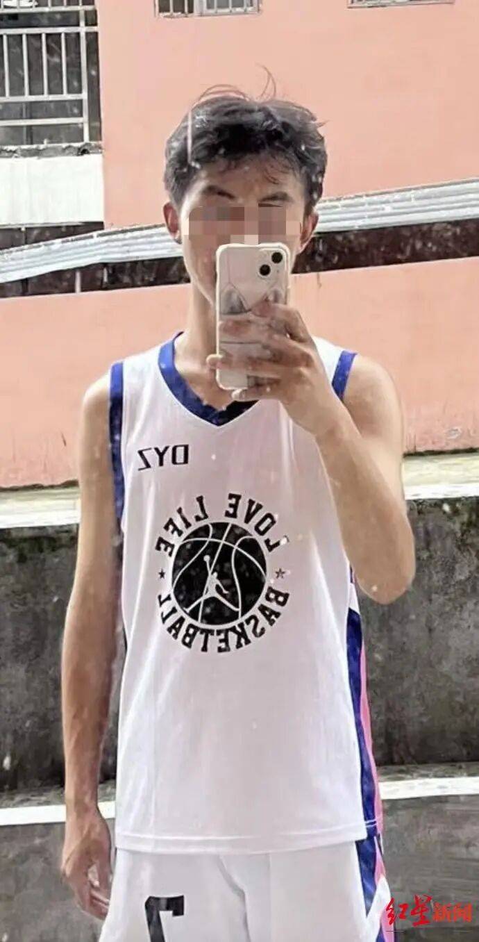 21岁小伙入职3个半月在宿舍猝死<strong></p>
<p>证券分析师陈建平</strong>，未获工伤认定，家属质疑过劳死