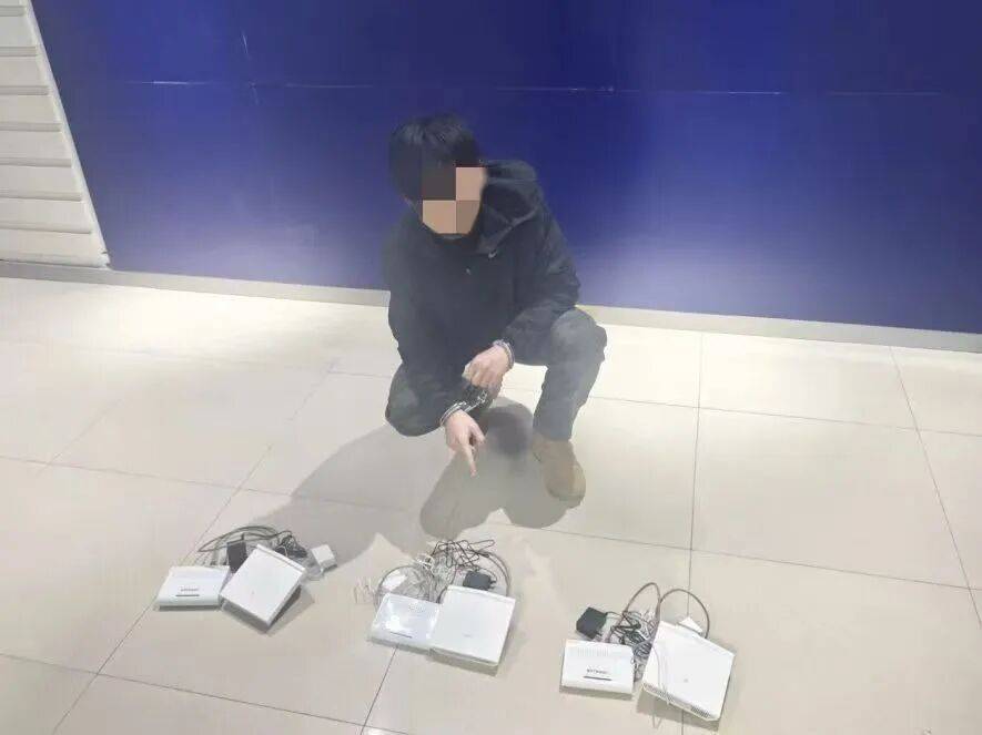 太可怕<strong></p>
<p>国元证券融资融券门槛</strong>!呼和浩特一酒店客房内惊现“神秘”白色可疑设备!竟然是…