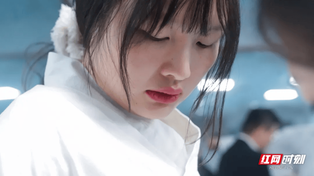 汶川地震被救起的女孩<strong></p>
<p>招商证券股票交易佣金</strong>,17年后和救她的军人结婚了