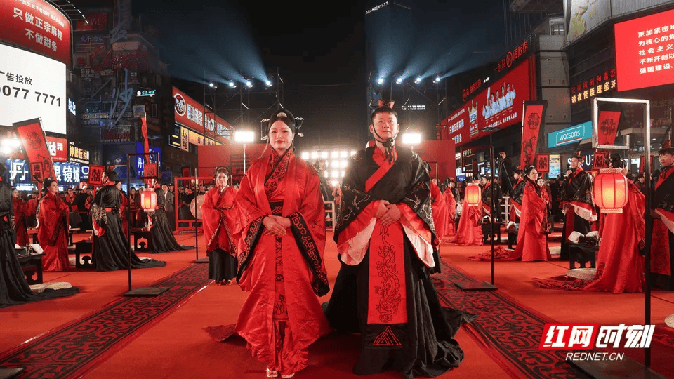 汶川地震被救起的女孩<strong></p>
<p>招商证券股票交易佣金</strong>,17年后和救她的军人结婚了