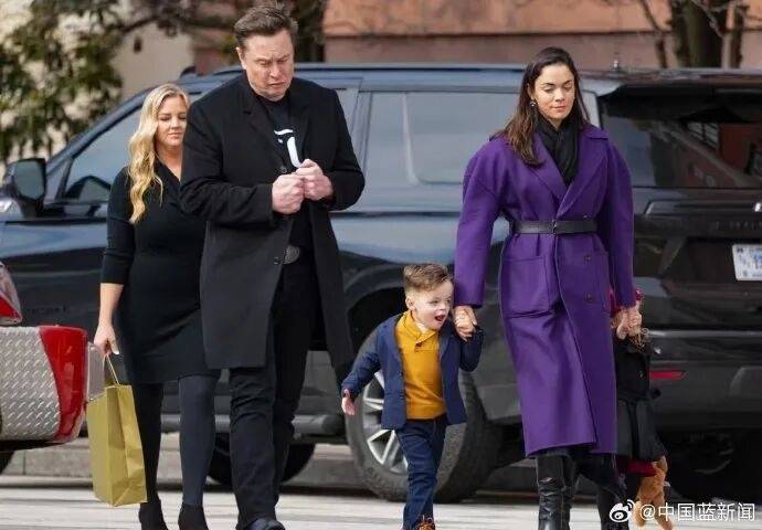 马斯克官宣小15岁高管女友<strong></p>
<p>招商证券股票交易佣金</strong>,毕业于耶鲁大学是AI专家,马斯克母亲力赞:她又智慧又独立