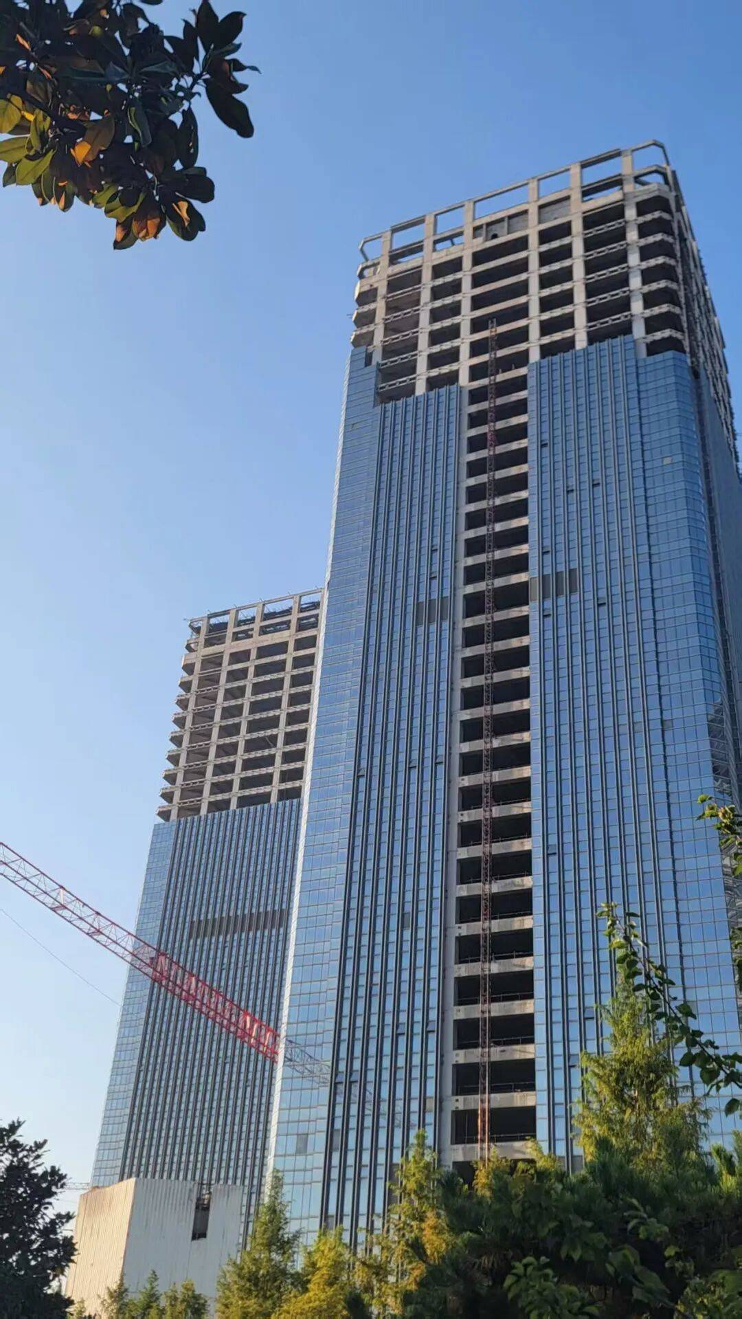 西安地标“双子塔”荒芜十年<strong></p>
<p>国元证券极速交易</strong>，7.48亿起拍