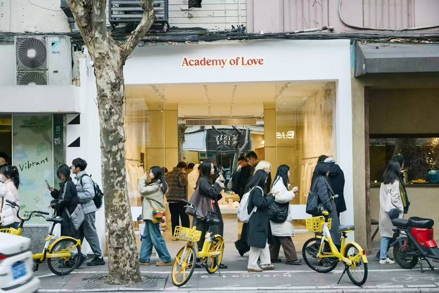 法国人在上海开店<strong></p>
<p>华西证券工作怎么样</strong>,只卖白色衣服竟然火了丨上海滩上洋掌柜