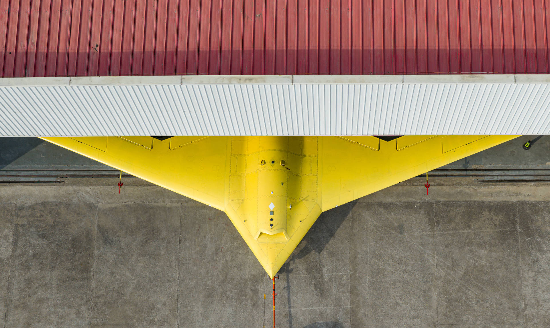 多张高清大图<strong></p>
<p>中航证券昆明营业部</strong>！新型高空高速长航时无人机彩虹-7近日成功首飞