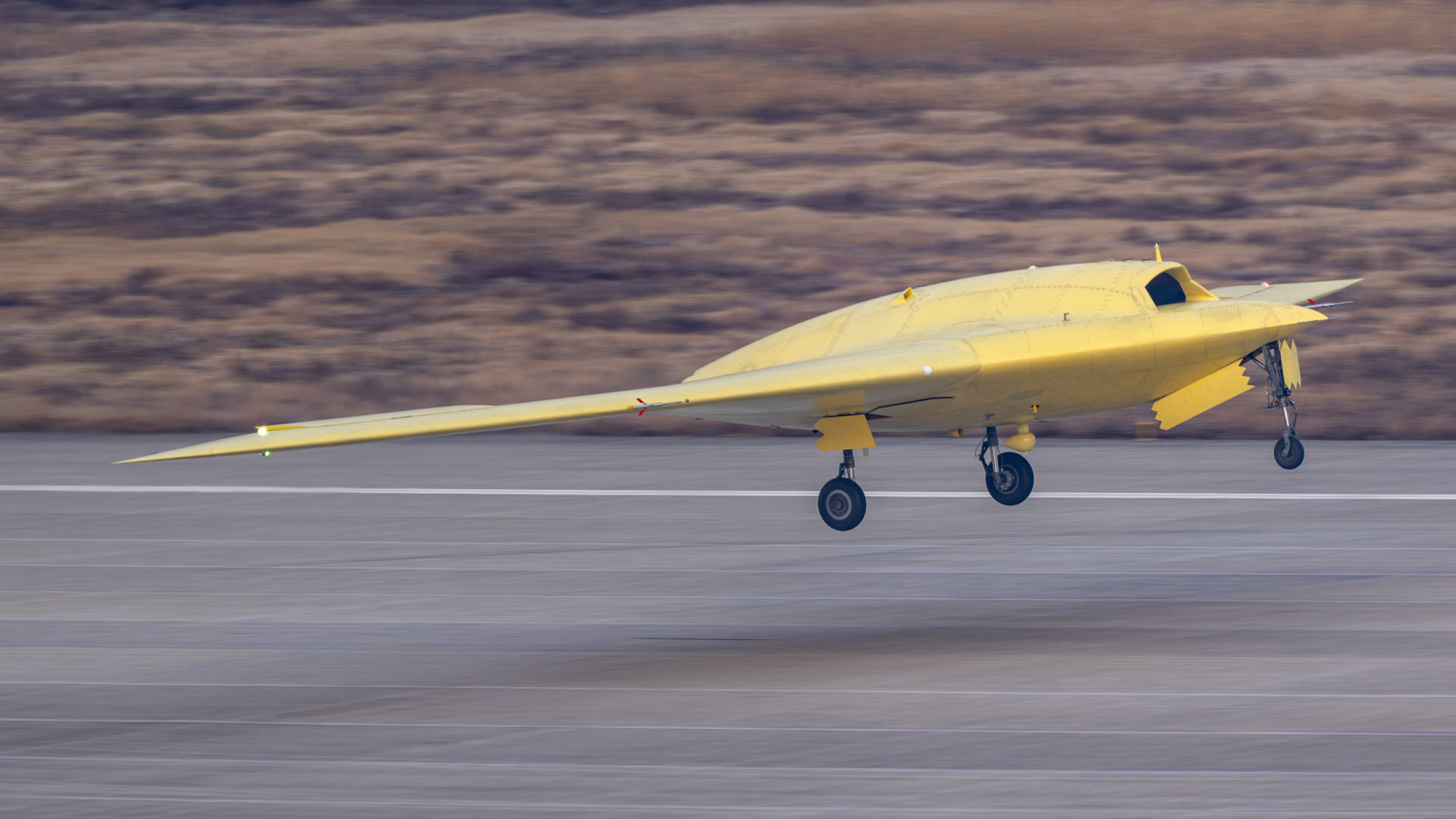 多张高清大图<strong></p>
<p>中航证券昆明营业部</strong>！新型高空高速长航时无人机彩虹-7近日成功首飞