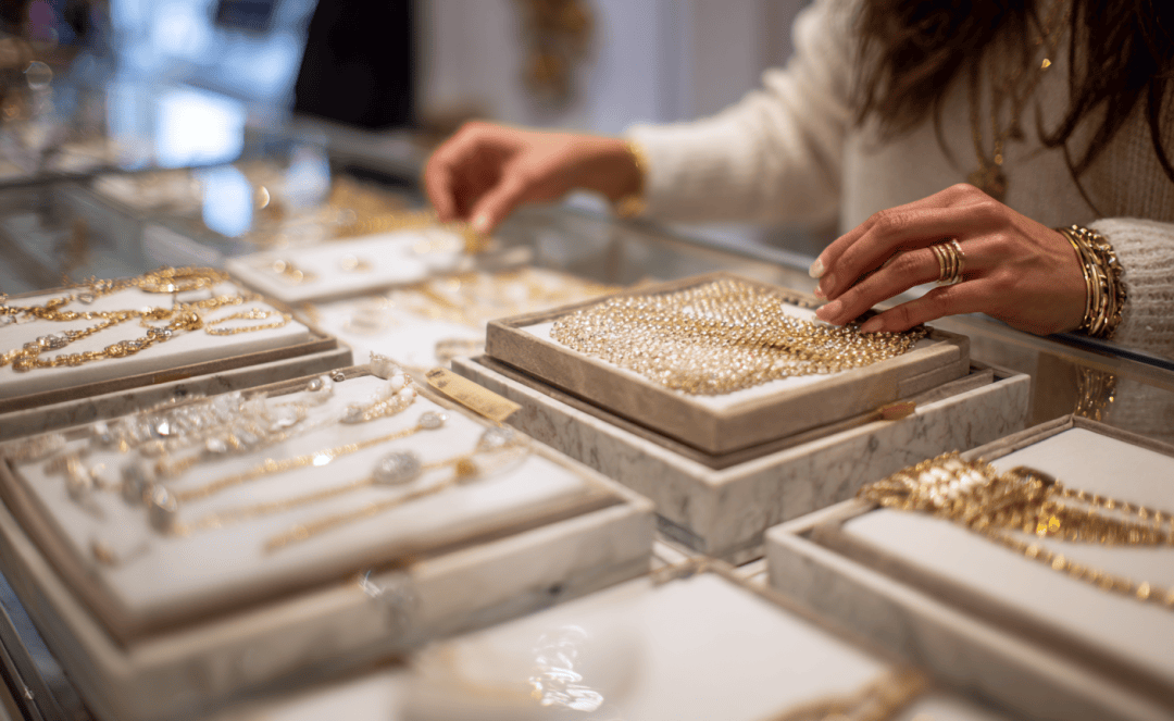 潮汕老板卖0.1克黄金<strong></p>
<p>中航证券昆明营业部</strong>,今年已进账62亿