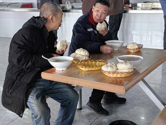 因为包子太好吃<strong></p>
<p>厦门证券营业部排名</strong>,河南这家物流企业出圈了!