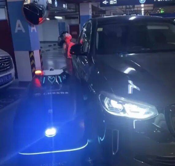 小区地库里出车祸<strong></p>
<p>德传附子证券投资基金</strong>，女子惊呆了：对方竟然不是人！更糟心的是...